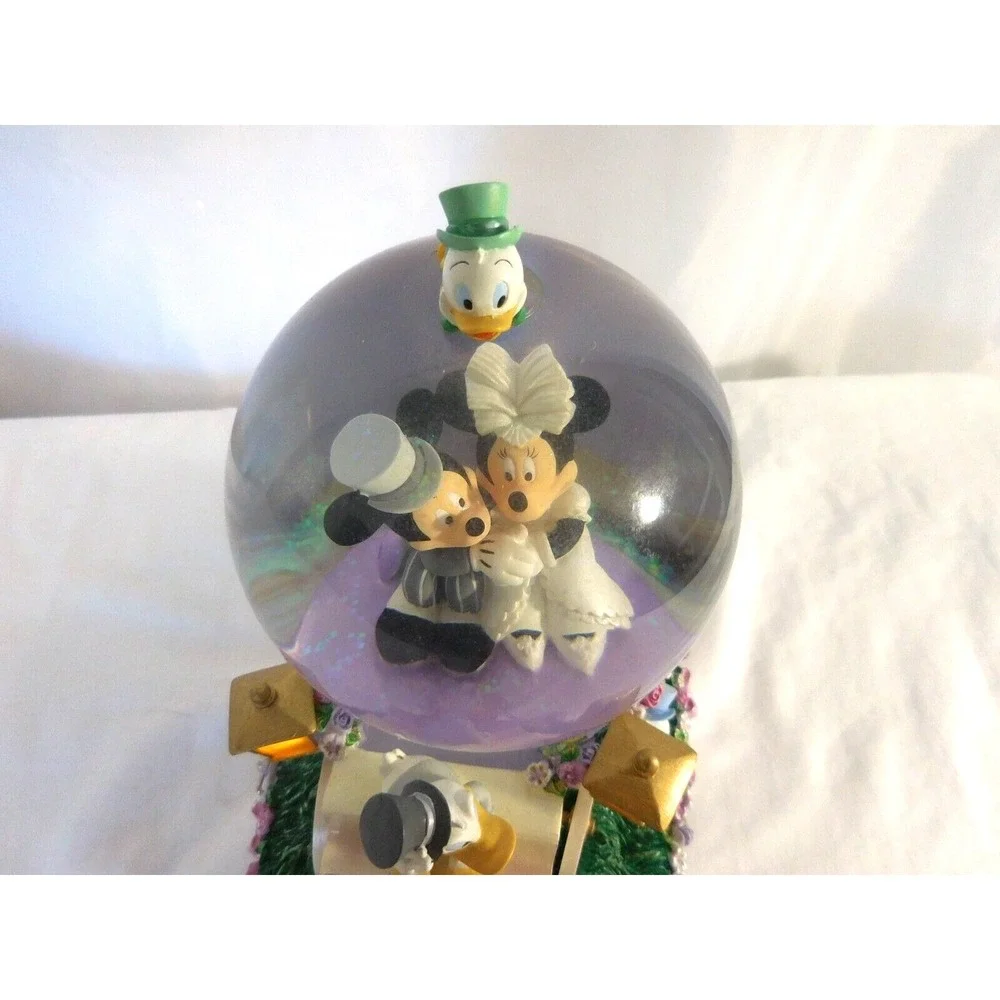 Disney Mickey & Minnie Wedding Coach Musical Snow Globe Just Married Lights up